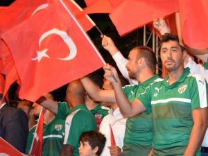 Bursasporlu Futbolcular Demokrasi Nöbetinde