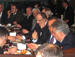 Bakan Yazıcı'dan Çay Molası