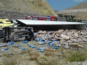 Tır’la Otomobil Çarpıştı 2 Yaralı