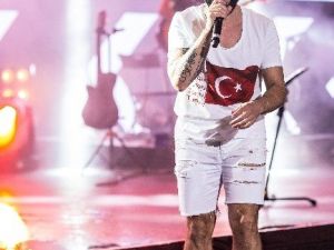 Berkay, Harbiye Açıkhava Konserinde Coşturdu