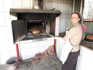 Ahırı Ekmek Fırını Yaptı