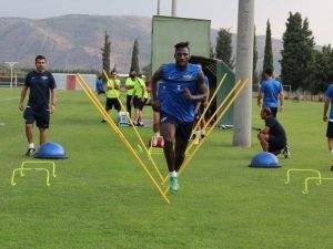 Akhisar Belediyespor Seyircisinin Önüne Çıkıyor
