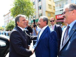 11. Cumhurbaşkanı Abdullah Gül Cuma Namazını Sancaktepe’de Kıldı