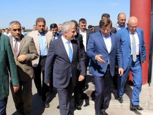 Eski Başbakan Ahmet Davutoğlu Kayseri’de