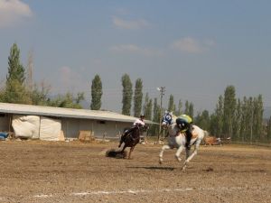 Atlı Cirit Türkiye Yarı Final Müsabakaları Sındırgı’da Başladı