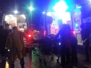 İki Araç Kafa Kafaya Çarpıştı: 5 Yaralı