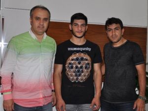 İnegöllü Kick Boksçu İrlanda’da Şampiyonluk Peşinde