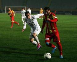 Kırmızı Gecede 3 Puan Akhisar'ın