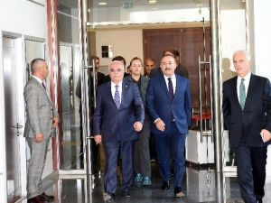 Bakan Çavuşoğlu İle Kılıçdaroğlu’nun Görüşmesi Sona Erdi