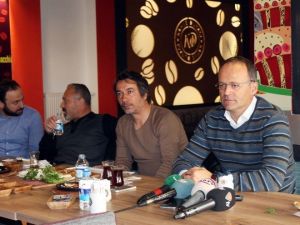 Osman Fırat’tan Takım Arkadaşlarına Kahvaltı