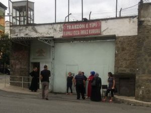 Trabzon’da Denetimli Serbestlik Yasasından Yararlanan Mahkumlar Tahliye Olmaya Başladı