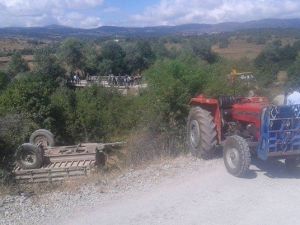 Tokat’ta Tomruk Yüklü Römork Devrildi: 1 Ölü, 1 Yaralı