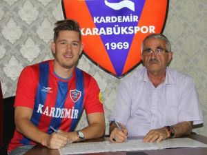 Karabükspor Skulason’u Kadrosuna Kattı