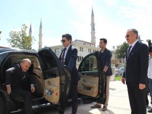 Bakan Özlü: "Obama Nobel Ödülü’nü Hak Etmedi"