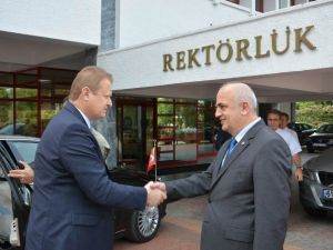 Vali Yavuz’dan Ktü Rektörü Baykal’a Ziyaret