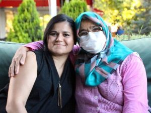 Annesine Böbreğini Verip Hayata Tutunmasını Sağladı