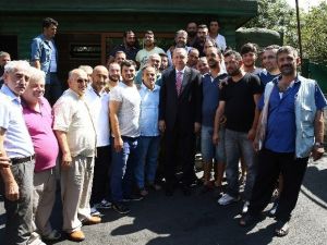 Cumhurbaşkanı Erdoğan Dolmuş Durağını Ziyaret Etti