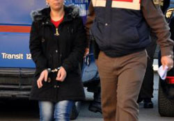 Meyve Bıçağı İle Kapıları Açıp Hırsızlık Yapmaktan Yakalandı