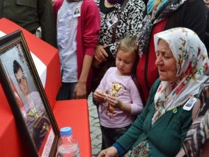 Anneden Şehit Oğluna Son Bakış
