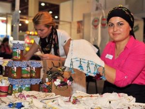 Arı Kadınlar Ürünlerini Yerelden Ulusa Taşıdı