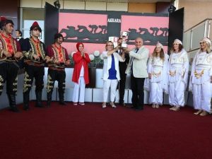 Köroğlu Koşusunu Efsane Jokey Halis Karataş’ın Bindiği ‘Mandarin’ Kazandı