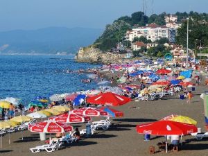 Akçakoca Sahilleri Haftasonu Tıklım Tıklım