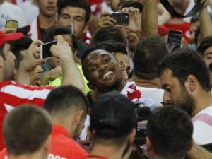 Eto’o Maçı Tribünde Taraftarların Arasında İzledi