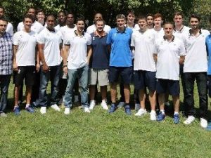 Anadolu Efes Sezonu Açtı