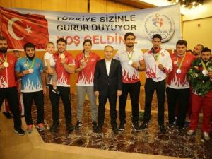 Rio 2016 Olimpiyatları’nda Dereceye Giren Milli Güreşçiler Ankara’ya Geldi