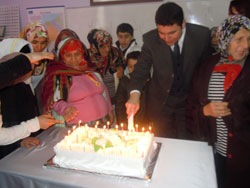 Rize'de Yaşlılara Doğum Günü Gibi Kutlama!