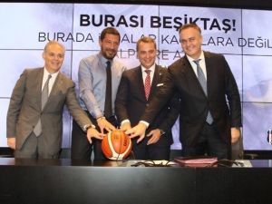 Ufuk Sarıca İmzayı Attı