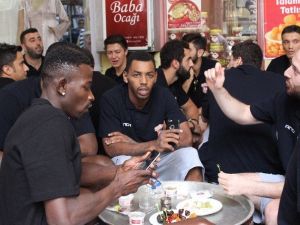 Muratbey Uşak Basketbol Takımı Hazırlıklarına Devam Ediyor