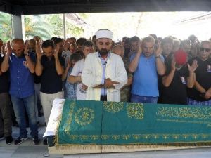 Ünlü Oyuncu İsrafil Köse, Son Yolculuğuna Uğurlandı