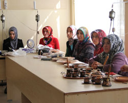 Rize'de Hünerli Eller Çalışıyor