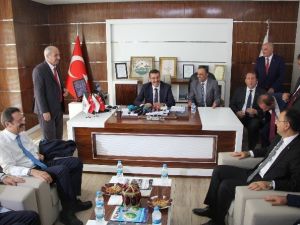 Bakan Tüfenkci, Malatya Ticaret Borsası’nı Ziyaret Etti