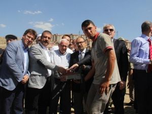 Ekrem Ve Naile Seyhan Camii’nin Temeli Atıldı
