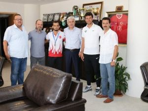 Başkan Salih Hızlı, Dünya İkincisini Konuk Etti