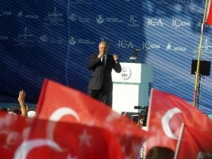 Başbakan Yıldırım: “Kamyonlar, Tır’lar Yarından Sonra Şehir İçine Giremeyecek”