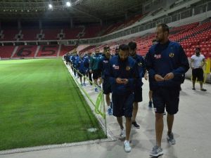 Eskişehirsporlu Futbolcular Yeni Evlerinin Zeminine İlk Adımlarını Attı
