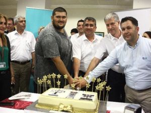 Adana’da 200’üncü Robotik Cerrahi Vakası Pastayla Kutlandı