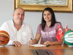 Merve Aydın, 5 Yıl Daha Yakın Doğu Üniversitesi’nde