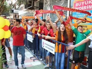 Cavanda, Manisa’da Taraftarlarıyla Buluştu