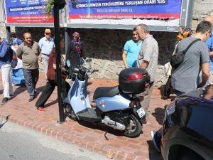Kamyonetle Motosiklet Çarpıştı: 2 Yaralı