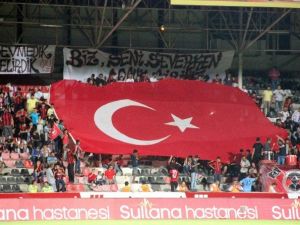 Gaziantep’te Tribünlerin Büyük Bölümü Doldu