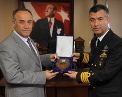 Komutanlardan Rize Valisi'ne Ziyaret