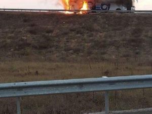 Seyir Halindeki Yolcu Otobüsü Alev Aldı