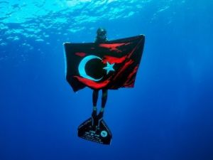 Şahika Ercümen’den 30 Ağustos Mesajı