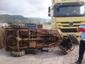 Patpat İle Tır Çarpıştı: 1 Yaralı