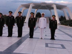 Genelkurmay Başkanı Orgeneral Akar, Devlet Mezarlığı’nı Ziyaret Etti