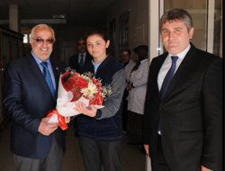 Bayraktar'dan Okuluna Ziyaret